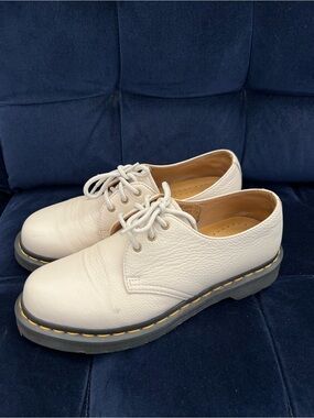 Dr. Martens 1461 Virginia Leather Oxford Shoes in Parchment Beige Size 9